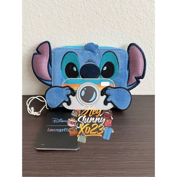 Loungefly Disney Lilo & Stitch Figural Stitch with Camera Zip Wallet - Picture 1 of 4